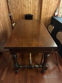 Tavolo in legno
