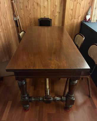 Tavolo in legno