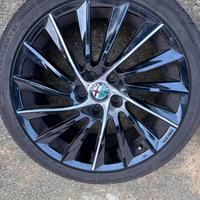 Cerchi giulietta quadrifoglio gommati