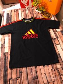 Adidas T-shirt basket-ball Unisex  stile anni 2000