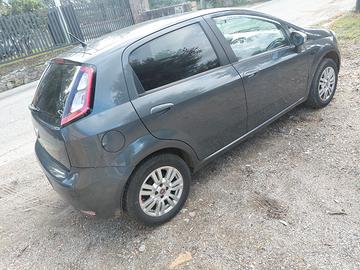 fiat punto anno 2015