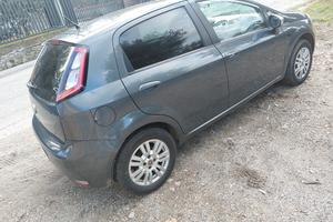 fiat punto anno 2015