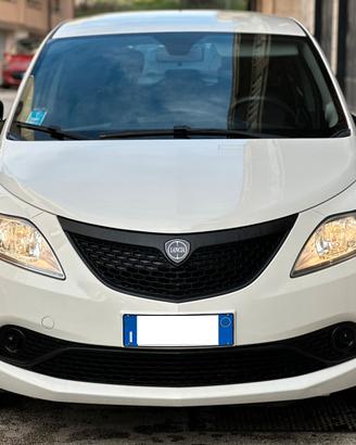 Lancia Ypsilon 1.0 5 porte Hybrid Ecochic Gold