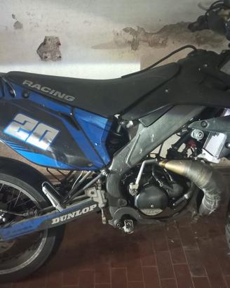 MOTO HM 50 DERAPAGE