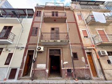 Casa indipendente a Partinico, Via Moro