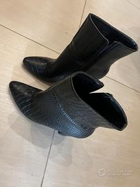 Tronchetti effetto Cocco --- Stivaletti con Tacco