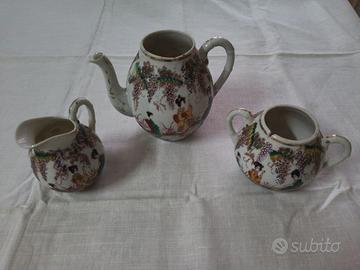 Splendida brocca per la panna e zuccheriera