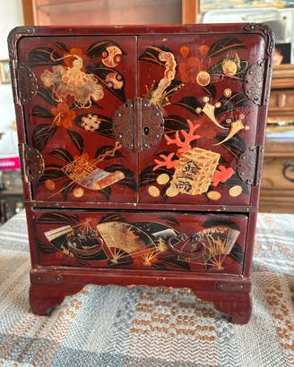 antico mobiletto cinese