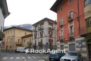 BAR ARREDATO CON CUCINA, DUE SALE E CANTINA