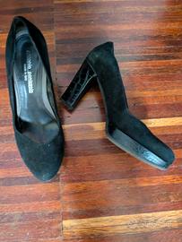 Scarpe nere in camoscio