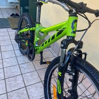 SCOTT SCALE JUNIOR verde