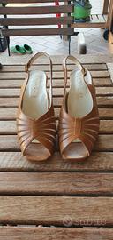 Eleganti sandali con tacco taglia 39