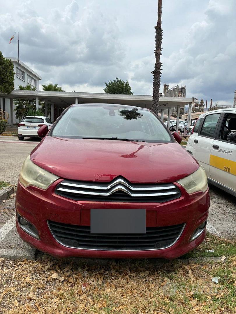 Citroen C4 2010 photo 2