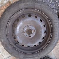 2 Cerchi in ferro 15 pollici con gomme