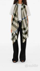 sciarpa Burberry in cashmere e seta nuova