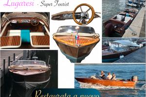 Barca a motore in legno