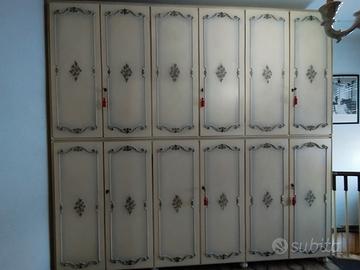 Armadio bianco in stile veneziano 