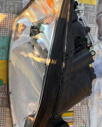 faro anteriore dx ford