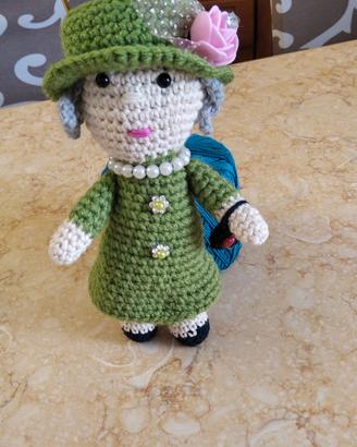 c'è anche la regina e i pinguini tutto fatto a man