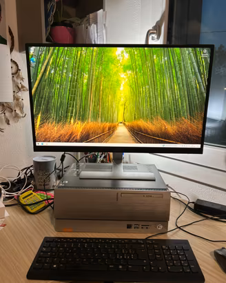 Computer Desktop +Monitor+Multifunzione