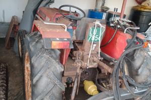 trattore agricolo targato 