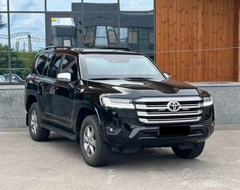 TOYOTA Land Cruiser 300 3.5 V6 305KW 415HP 7 POS