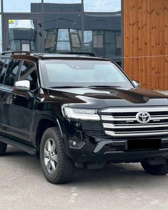 TOYOTA Land Cruiser 300 3.5 V6 305KW 415HP 7 POS