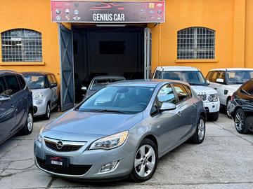 Opel Astra 1.4 100CV 5 porte Cosmo - Neopatentati