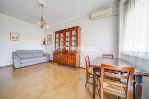 TRE LOCALI PIANO RIALZATO CON BOX E CANTINA!