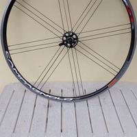 RUOTA ANTERIORE IN ALLUMINIO CAMPAGNOLO "VENTO"