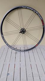 RUOTA ANTERIORE IN ALLUMINIO CAMPAGNOLO "VENTO"