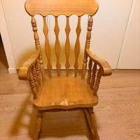 Sedia a dondolo in legno