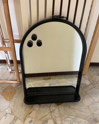 Specchio vintage con illuminazione