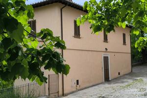 Casa indipendente di 170 m² con 4 locali a Serrava