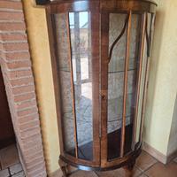 vetrina mezzaluna antica