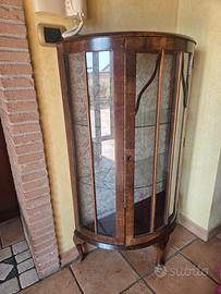 vetrina mezzaluna antica