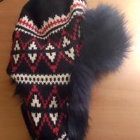 cuffia con paraorecchieraorecchie e pelo interno 