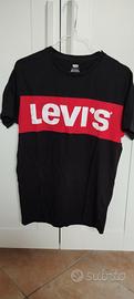 T-shirt Levis