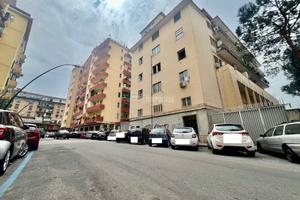 Appartamento a Napoli Via marc'antonio 1 locali