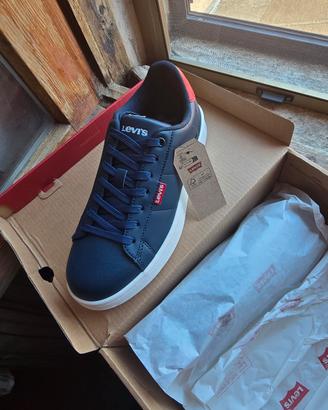 scarpe levis 