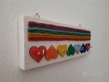 Appendino bianco in legno da parete, fatto a mano