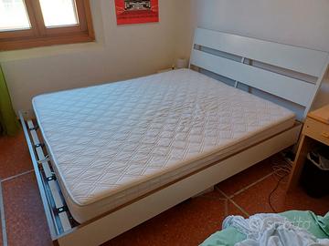 Struttura letto matrimoniale + materasso