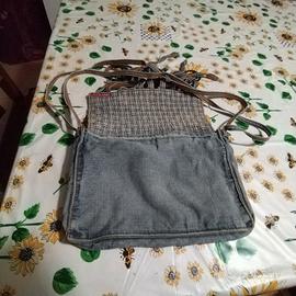 borsetta tracolla in jeans Miss Sikty con frangia