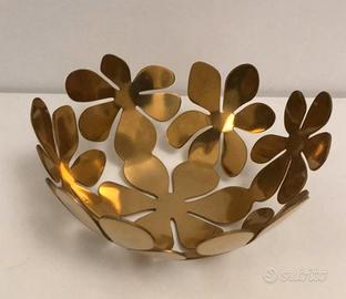 Ciotola o fruttiera in metallo dorato 