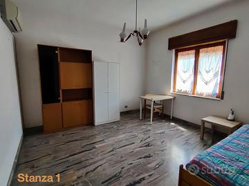 Stanza singola studentesse e giovani lavoratrici