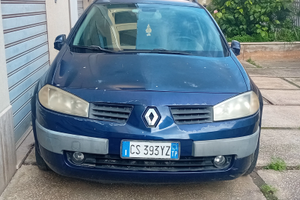 Renault Megane 1.9 t.d. con gancio traino omol