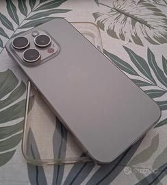 IPhone 15 Pro 128 GB  Grigio Titanio + 8 cover