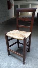 Sedia in legno con seduta impagliata