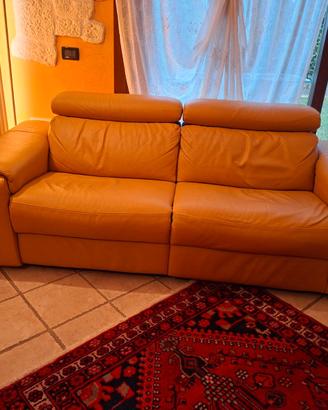 DIVANO PELLE FIORE DUE ANNI DI VITA BIRELAX