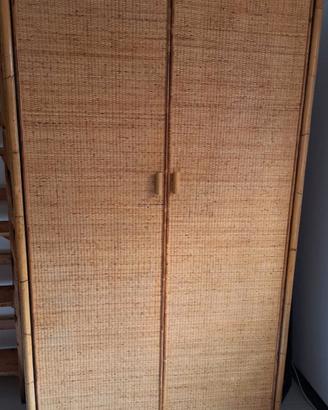 Armadio in legno e rattan